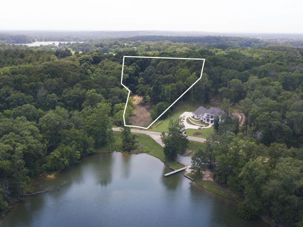 Chestnut Hill Road, Flora, MS 39071