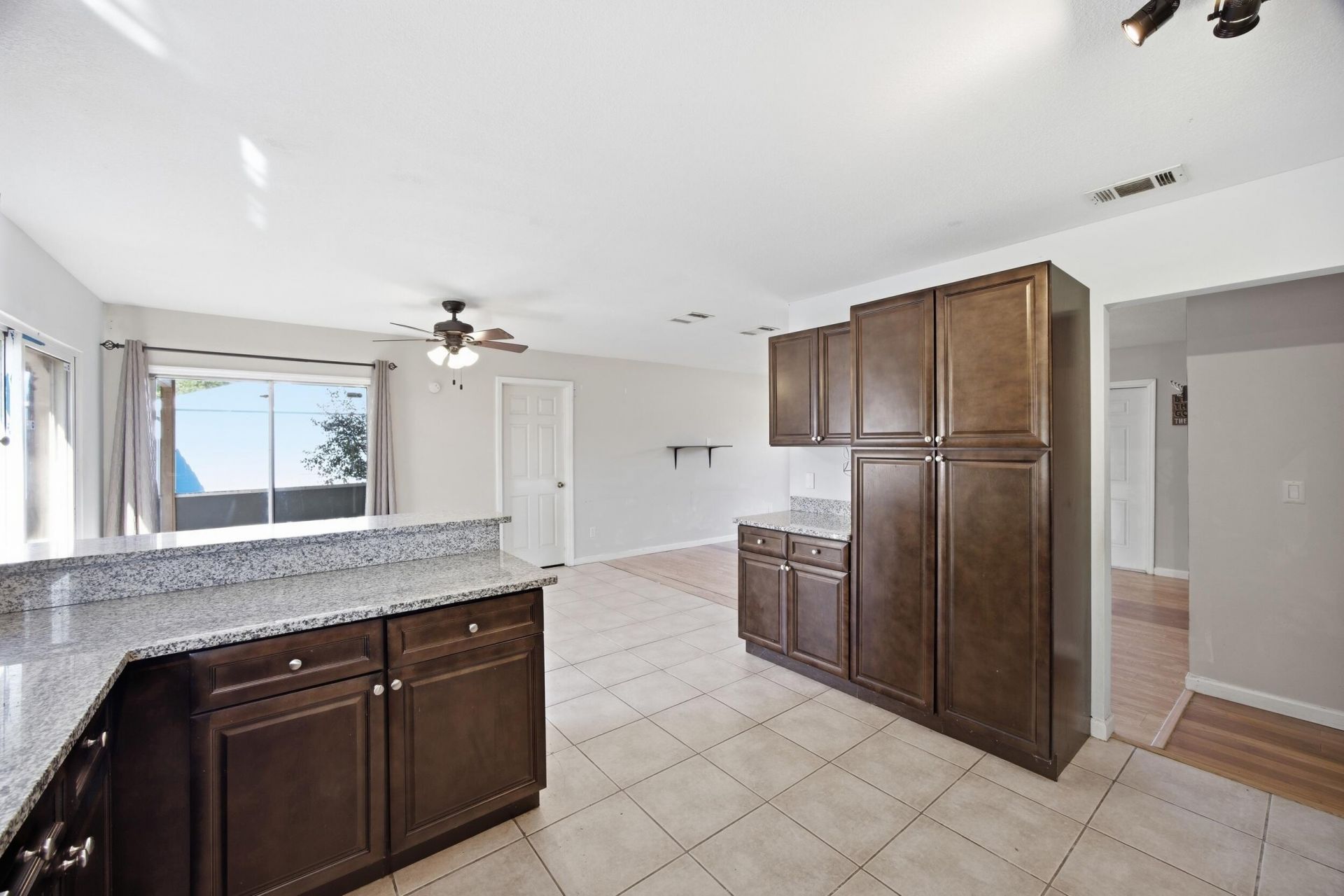 402 SW Eastport Circle, Port Saint Lucie, FL 34953 Photo