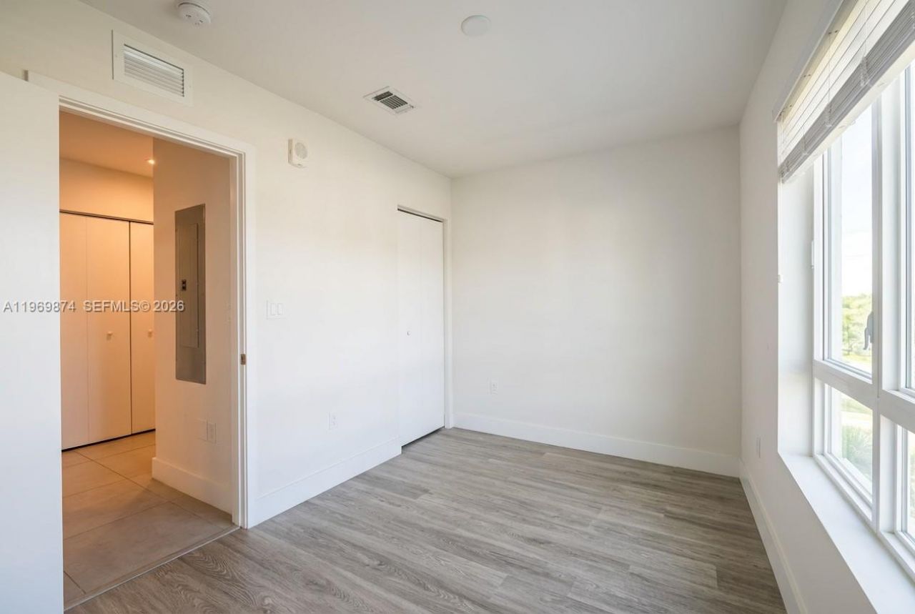 2535 NE 193rd St, Unit 3104, Miami, FL 33180 Photo