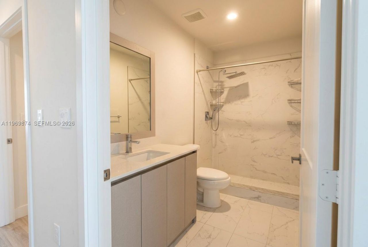 2535 NE 193rd St, Unit 3104, Miami, FL 33180 Photo