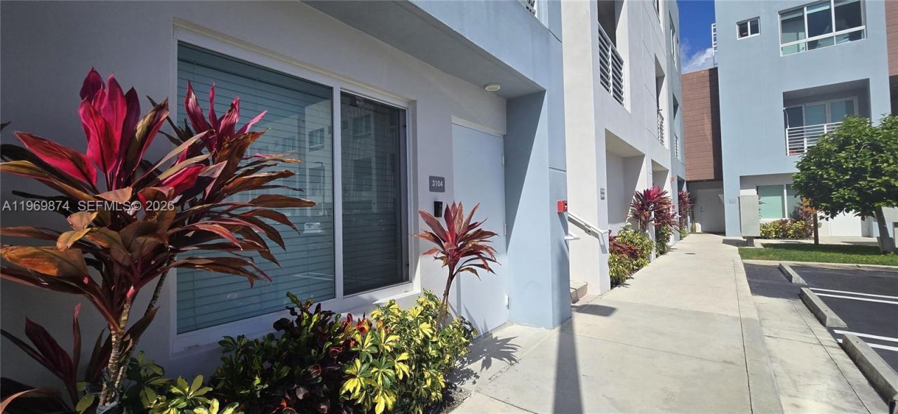 2535 NE 193rd St, Unit 3104, Miami, FL 33180 Photo