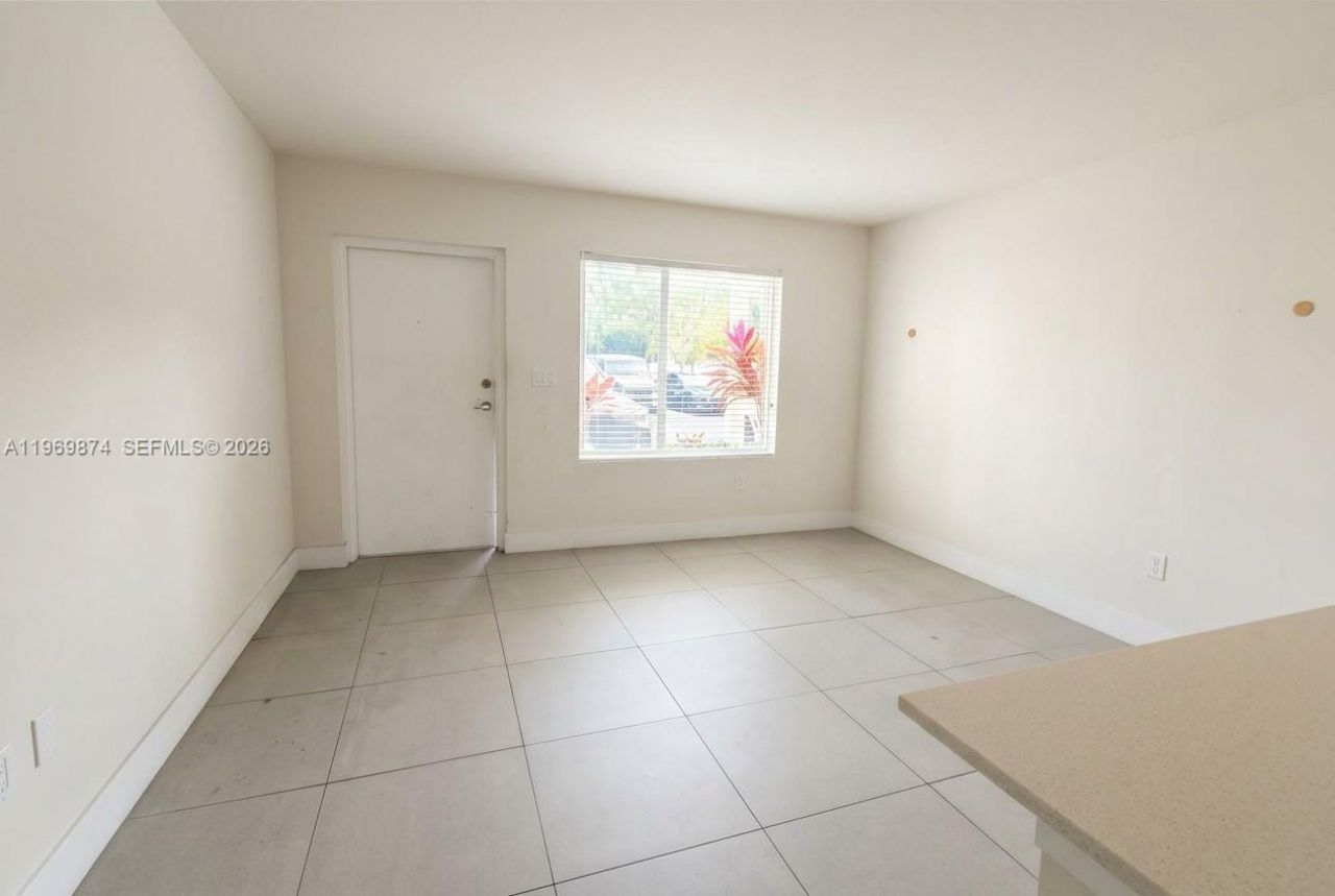 2535 NE 193rd St, Unit 3104, Miami, FL 33180 Photo