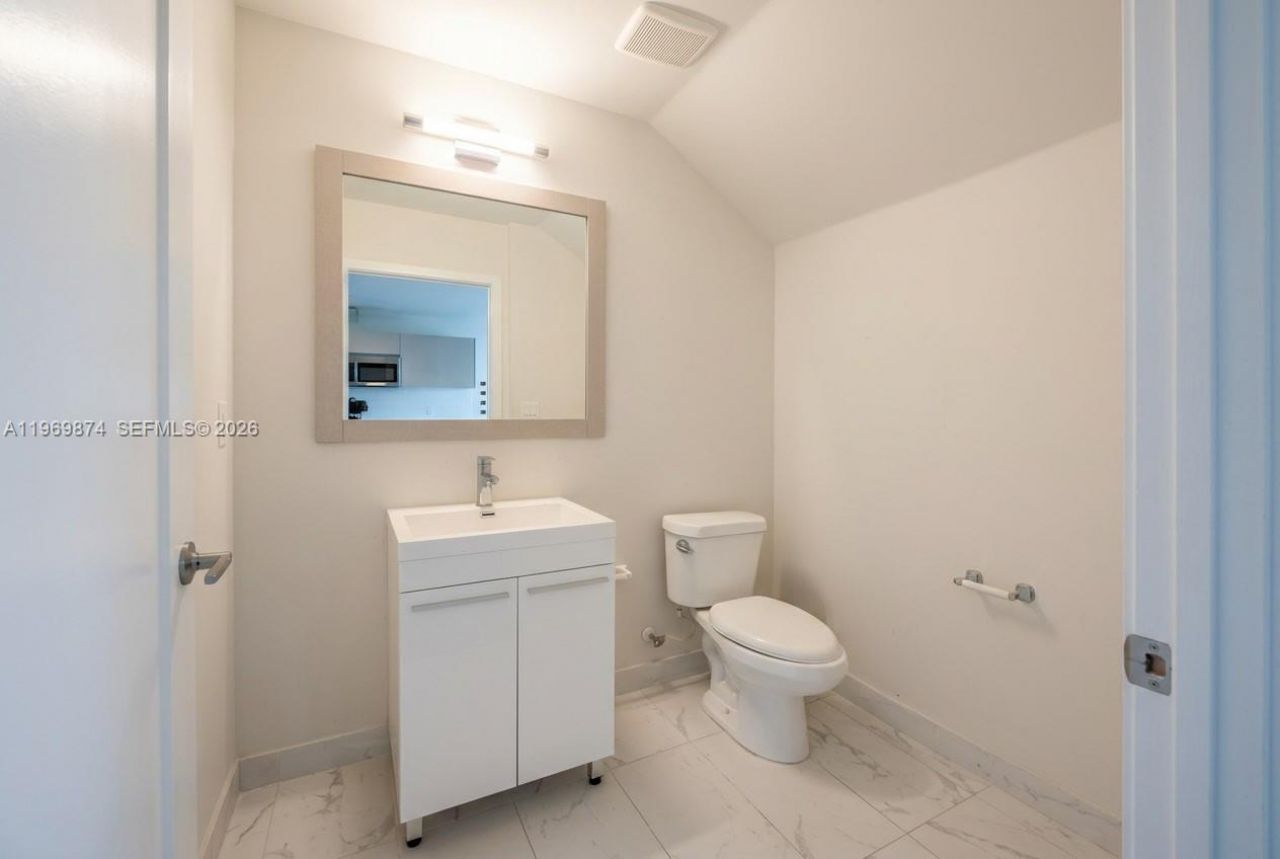 2535 NE 193rd St, Unit 3104, Miami, FL 33180 Photo