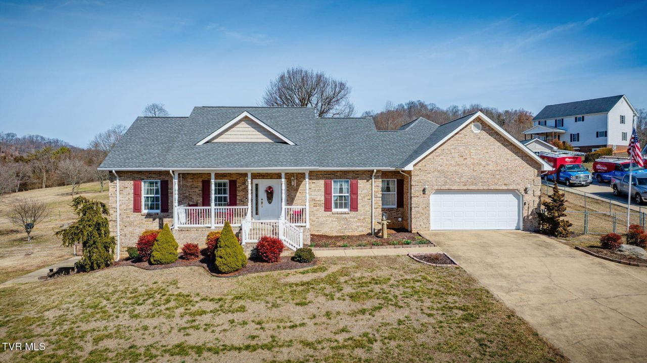 1121 Wahoo Valley Road, Kingsport, TN 37663 Main Photo