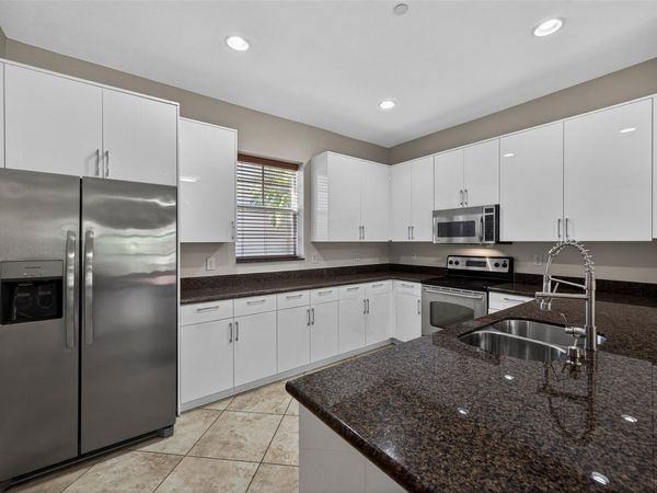 1033 NE 17th Way, Unit 1103, Fort Lauderdale, FL 33304