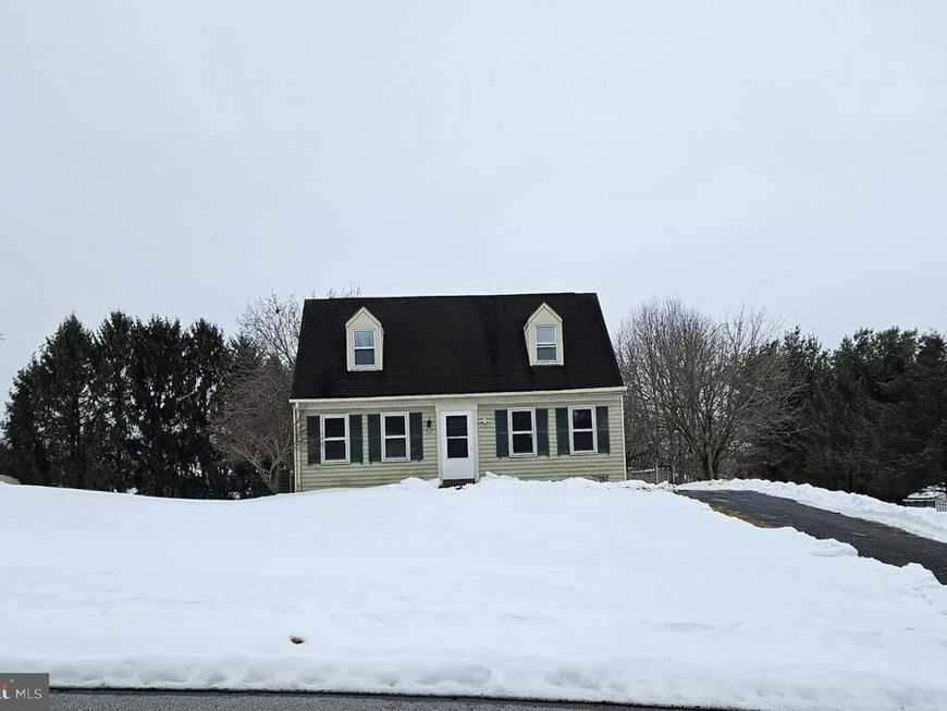 725 Laurel View Drive, Manheim, PA 17545 Main Photo