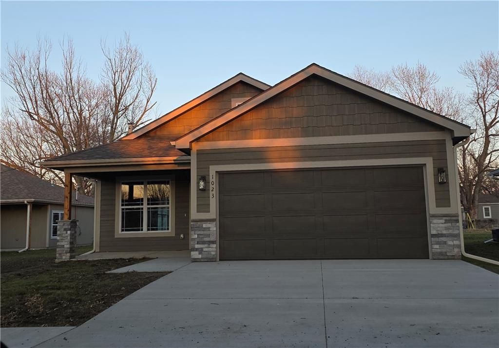 1023 S Olive Street, Ottawa, KS 66067 Main Photo