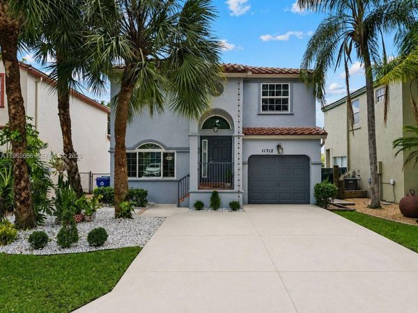 11712 SW 1st St, Coral Springs, FL 33071