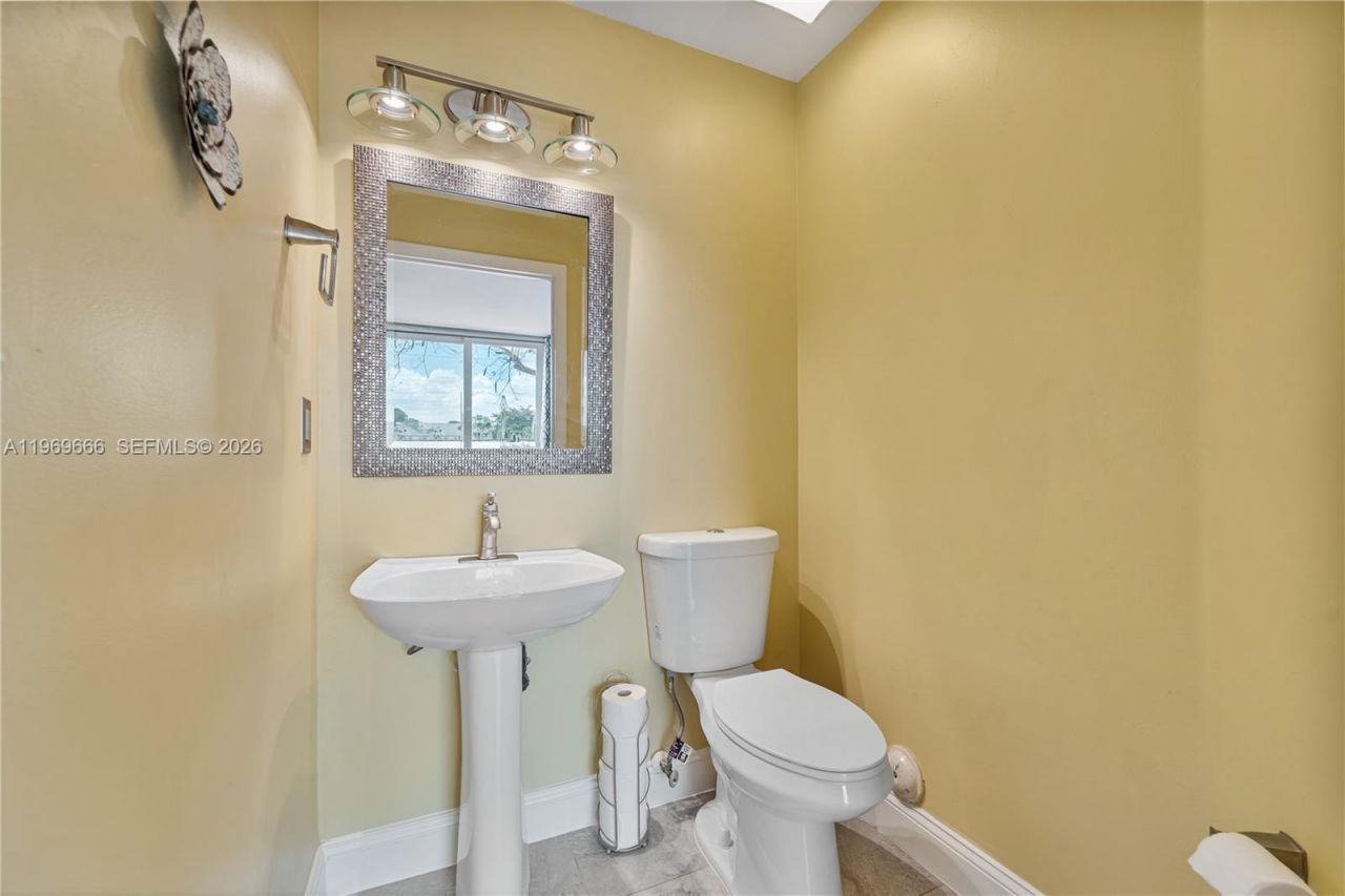 11712 SW 1st St, Coral Springs, FL 33071 Photo