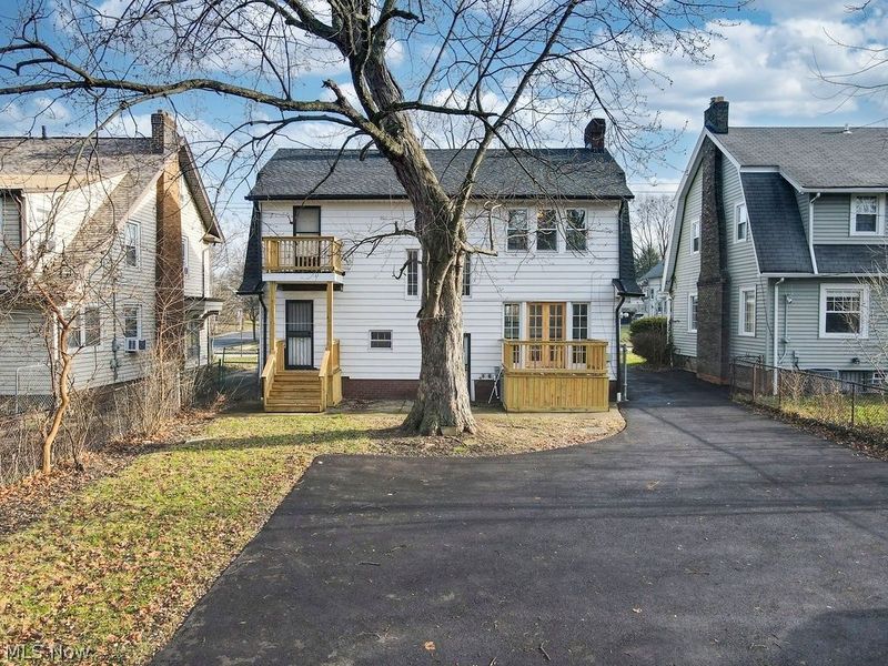 1686 Lee Road, Cleveland, OH 44118 Photo 15