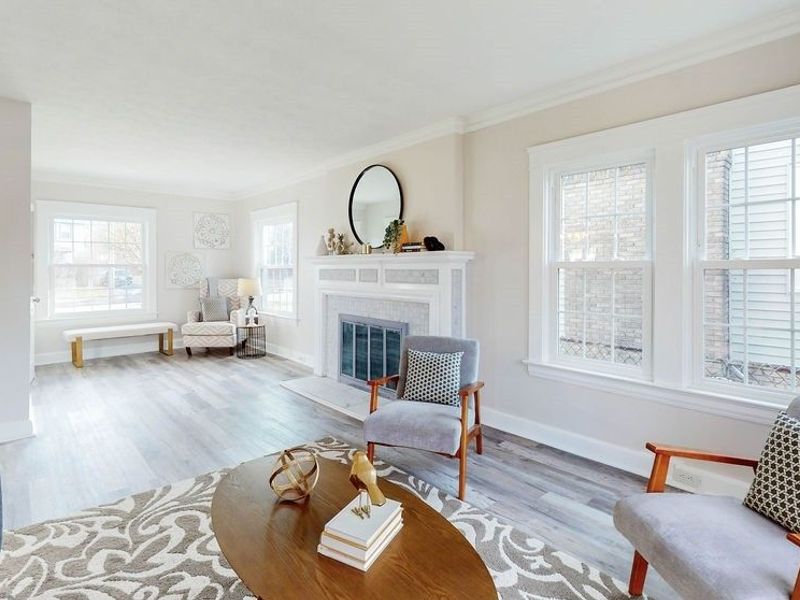 1686 Lee Road, Cleveland, OH 44118 Photo 4