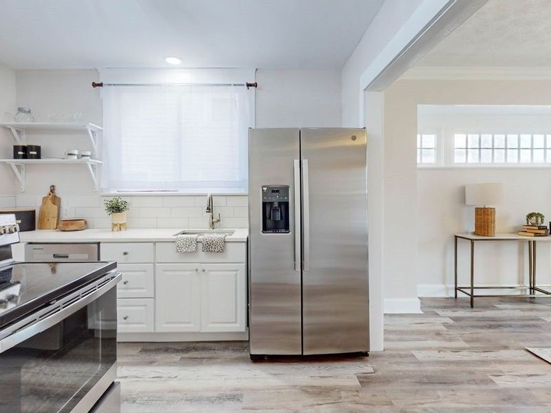 1686 Lee Road, Cleveland, OH 44118 Photo 6