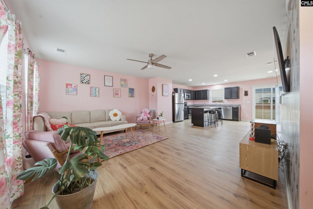 741 Sequoia Drive  Photo 4