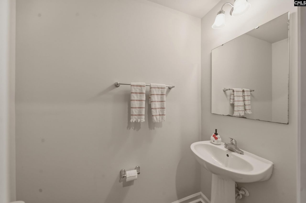 741 Sequoia Drive  Photo 9