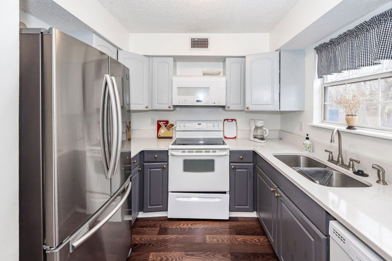 138 Luden Drive Photo 4