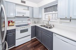 138 Luden Drive photo 4