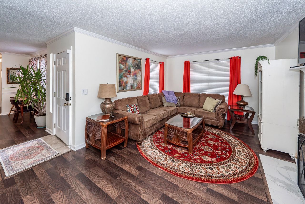 138 Luden Drive Photo 8