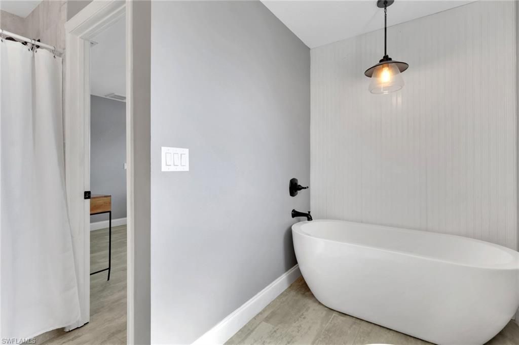 2480 Bayshore Dr, Matlacha, FL 33993 Photo