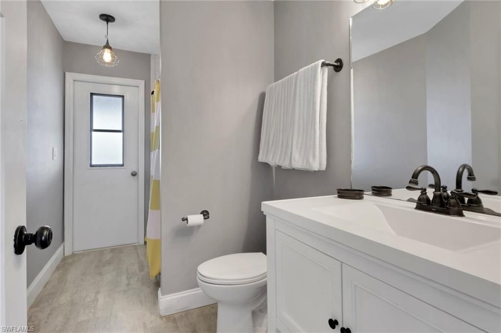 2480 Bayshore Dr, Matlacha, FL 33993 Photo