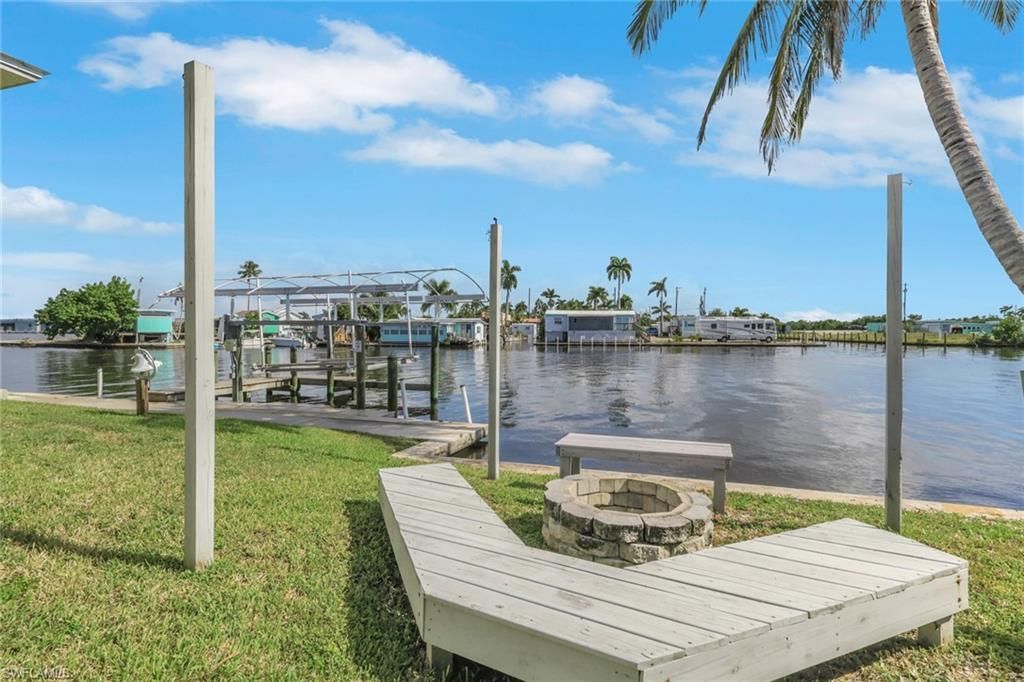 2480 Bayshore Dr, Matlacha, FL 33993 Photo