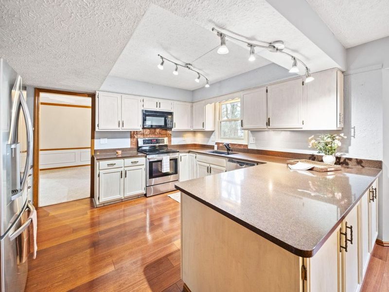 1151 Scarlet Court, Westerville, OH 43081 Photo 9