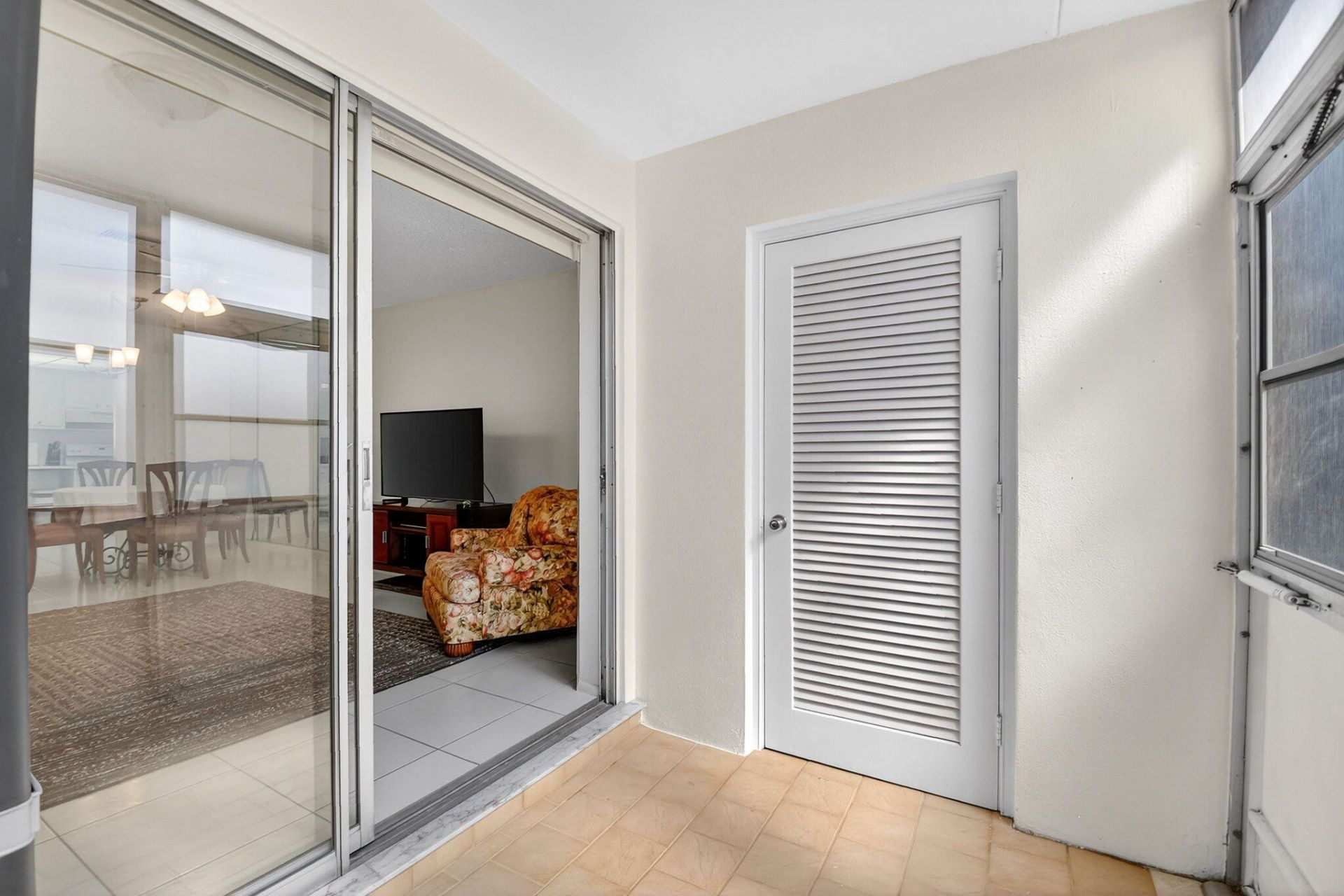 2593 W Dudley Drive W, Unit F, West Palm Beach, FL 33415 Photo