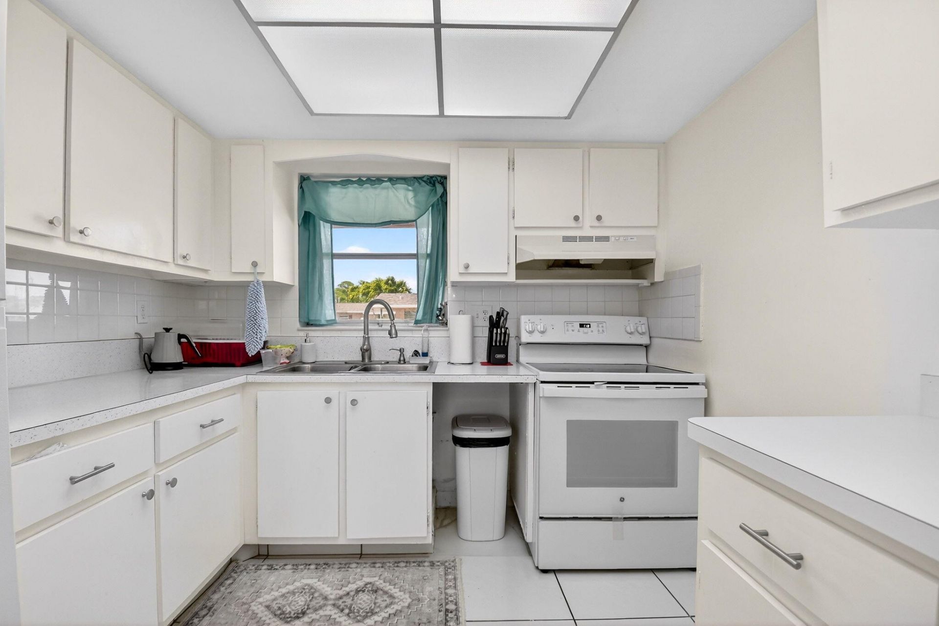 2593 W Dudley Drive W, Unit F, West Palm Beach, FL 33415 Photo