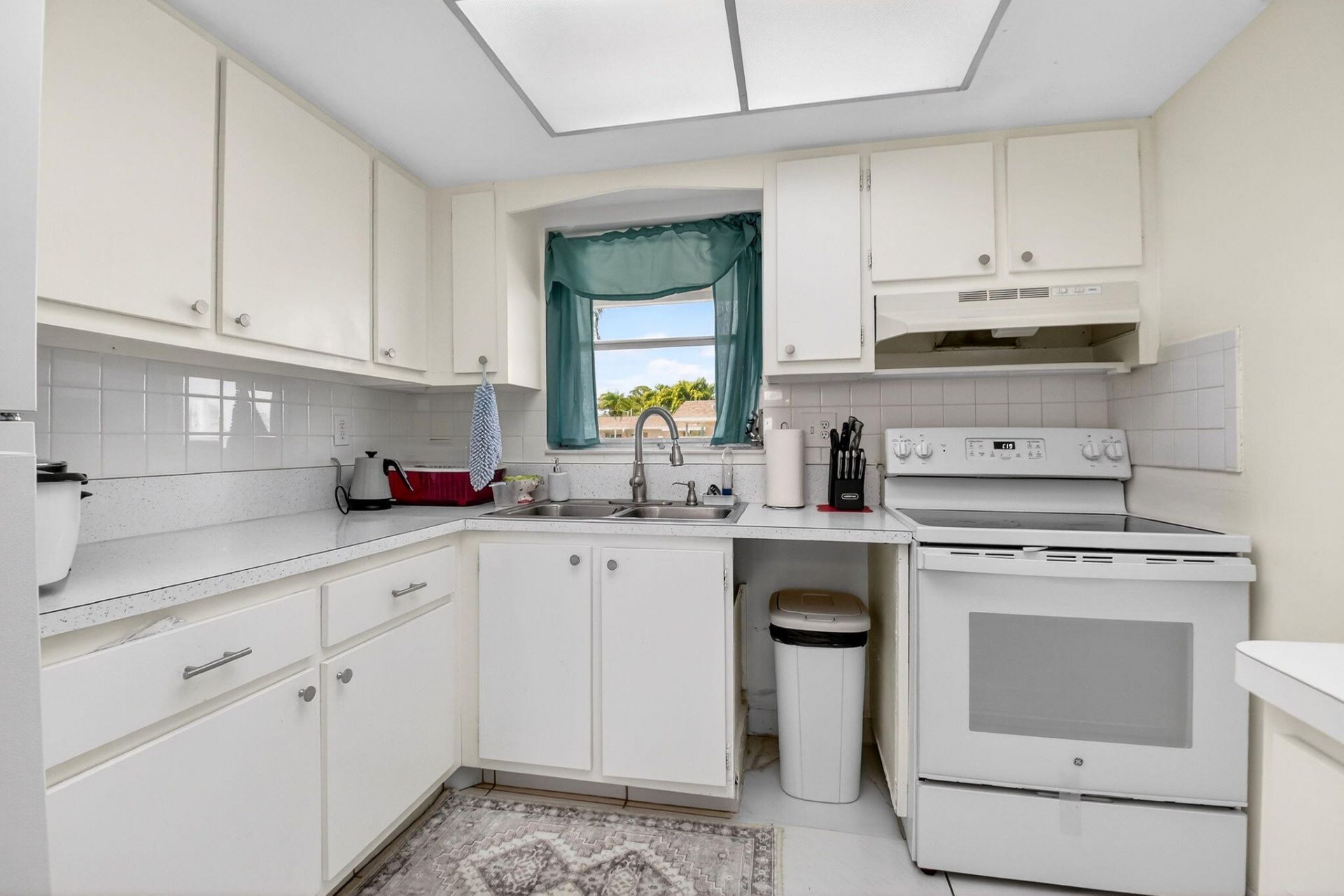 2593 W Dudley Drive W, Unit F, West Palm Beach, FL 33415 Photo