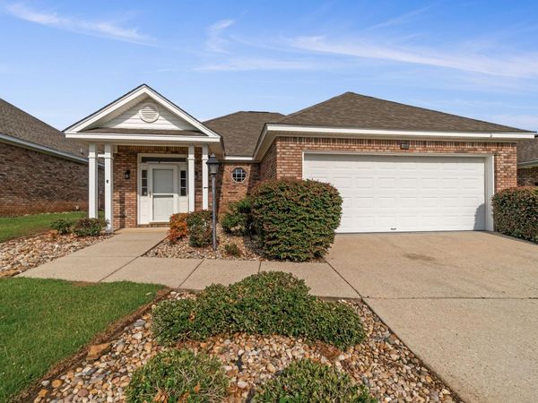 137 Willow Brook Dr., Hattiesburg, MS 39402