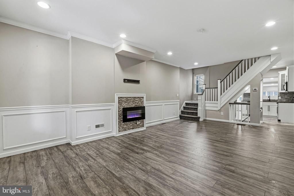 5520 N 7th Street, Philadelphia, PA 19120 Main Photo