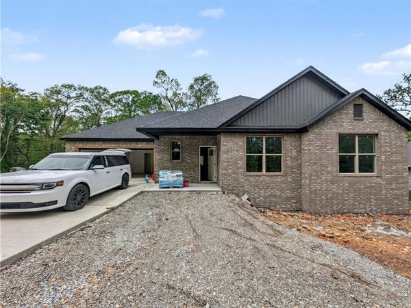 17 Ironside Lane, Bella Vista, AR 72715