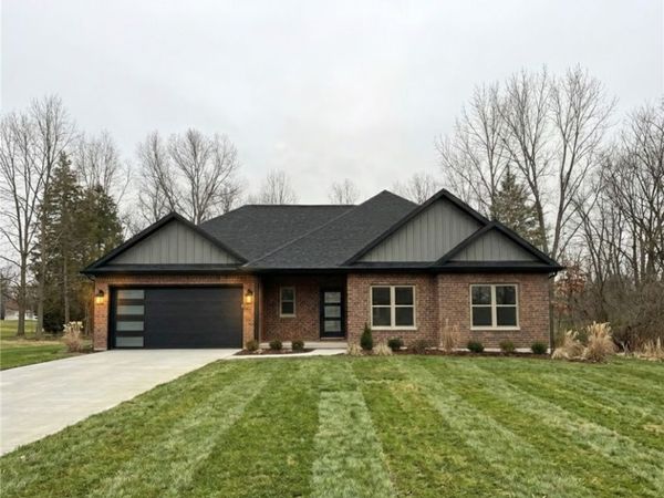 17 Ironside Lane, Bella Vista, AR 72715