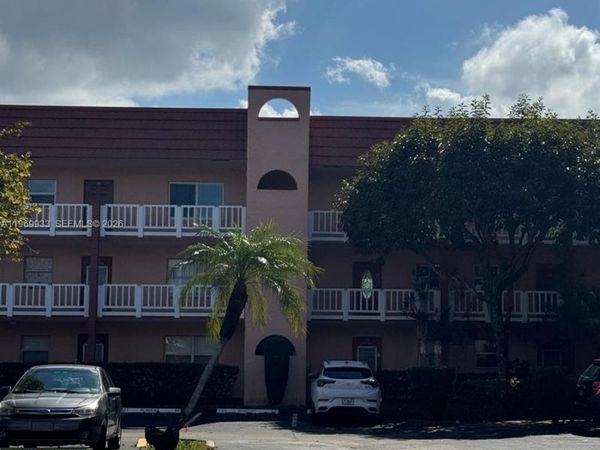 9420 Sunrise Lakes Blvd, Unit 105, Sunrise, FL 33322