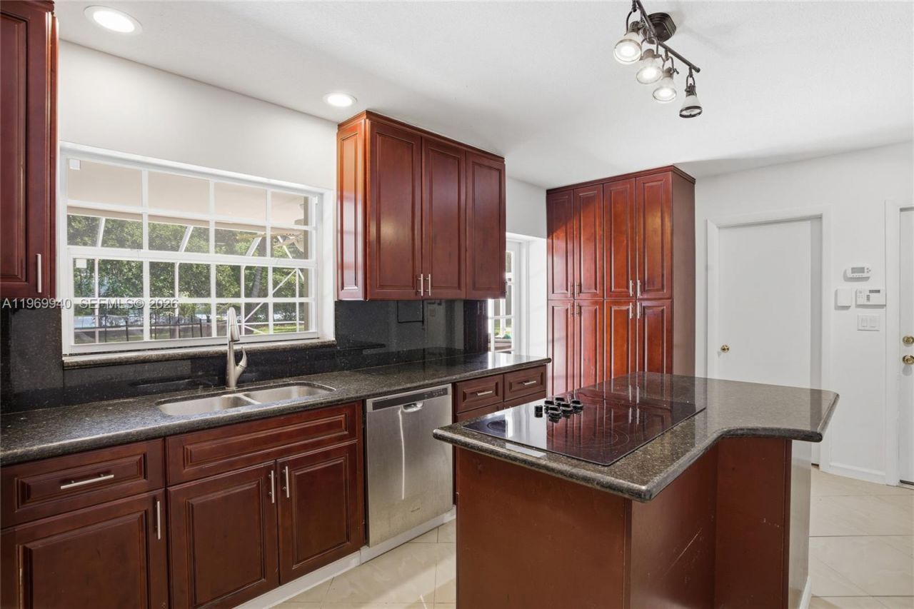 14721 SW 67th Ave, Coral Gables, FL 33158 Photo