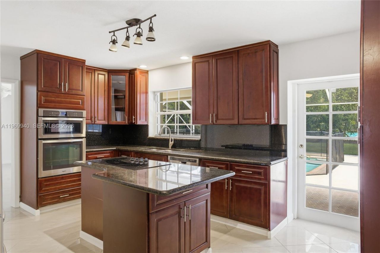 14721 SW 67th Ave, Coral Gables, FL 33158 Photo