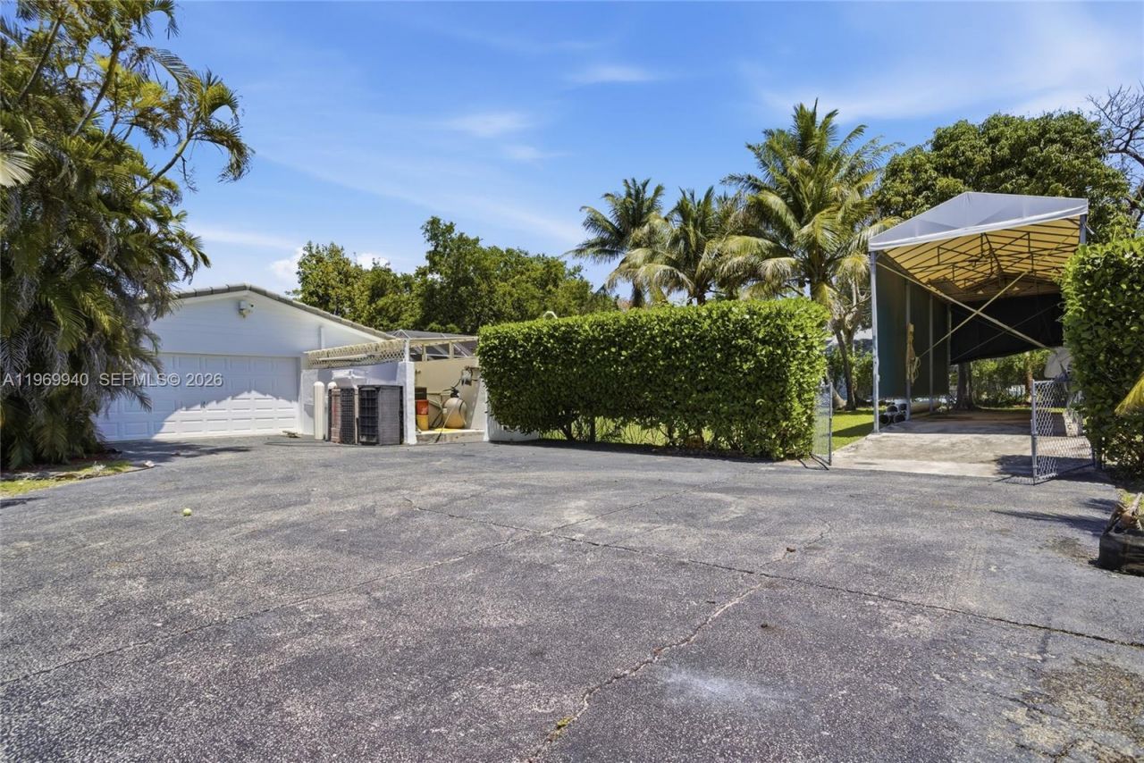 14721 SW 67th Ave, Coral Gables, FL 33158 Photo
