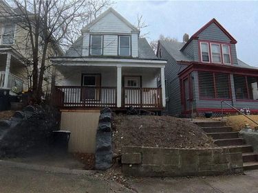 2202 Agnes Avenue, Kansas City, MO 64127