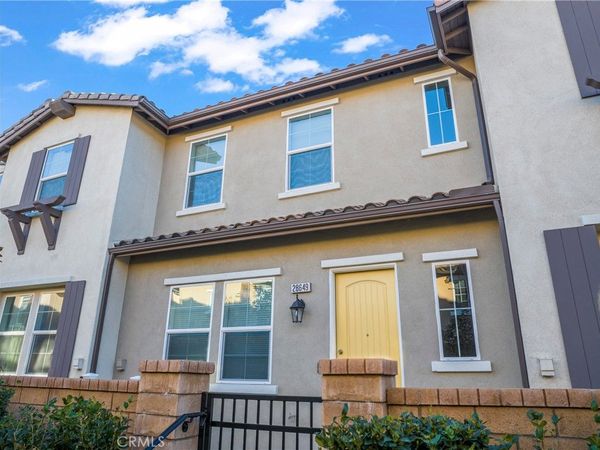 28649 Jardineras Drive, Valencia, CA 91354