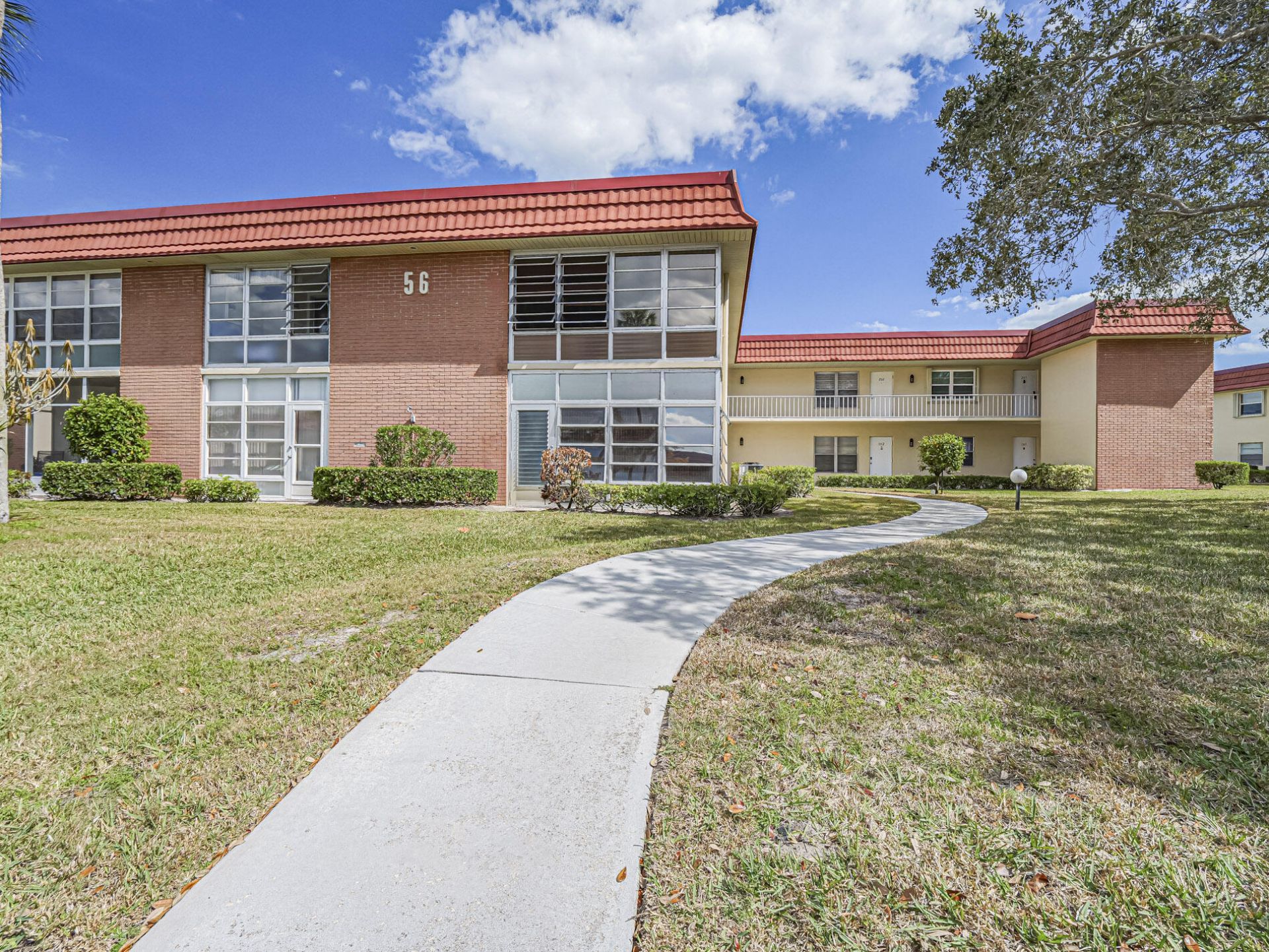 56 Woodland Drive, Unit 201, Vero Beach, FL 32962 Main Photo