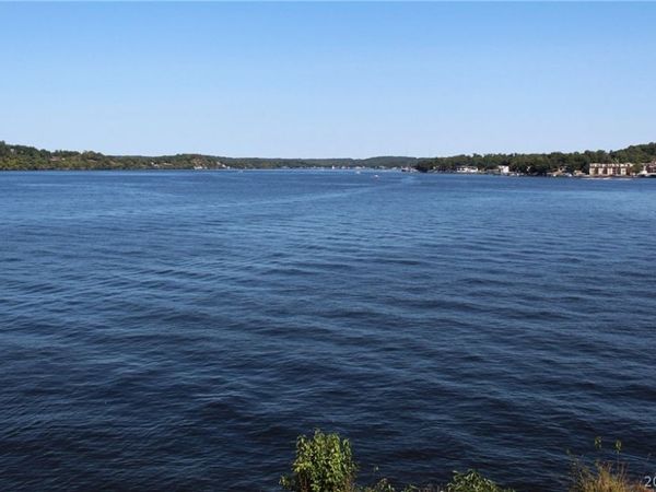 24 Sunrise Ridge Drive, Unit 213, Sunrise Beach, MO 65079