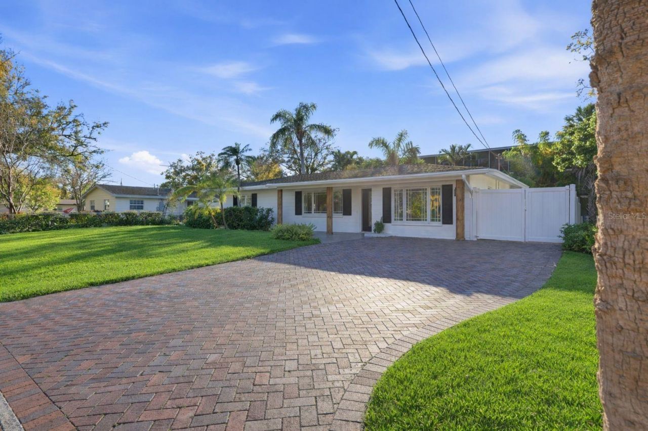 4430 1st Way Ne, Saint Petersburg, FL 33703 Photo