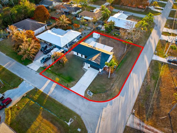 2202 SE Glover Street, Port Saint Lucie, FL 34984