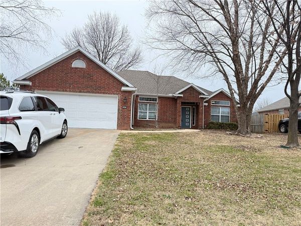 3497 Eagle Crest Circle , Springdale, AR 72762