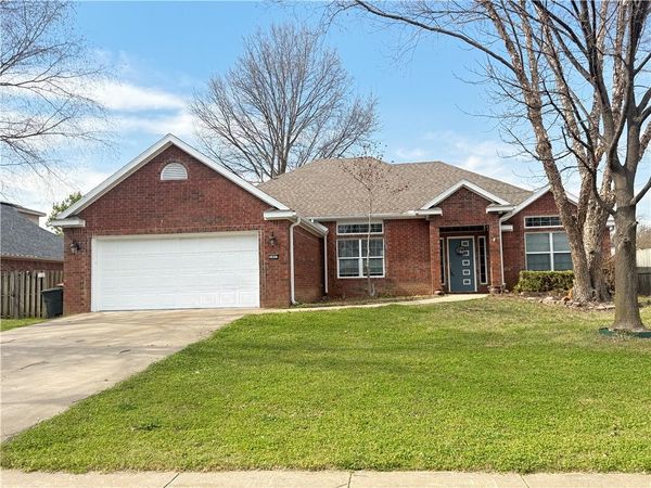 3497 Eagle Crest Circle, Springdale, AR 72762