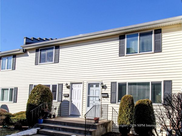 47 Stoneledge Court, Buffalo, NY 14221