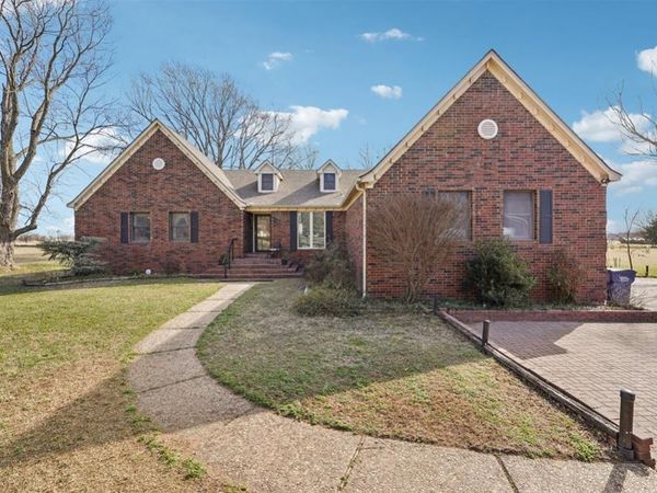 2305 E Main Street, Shawnee, OK 74801