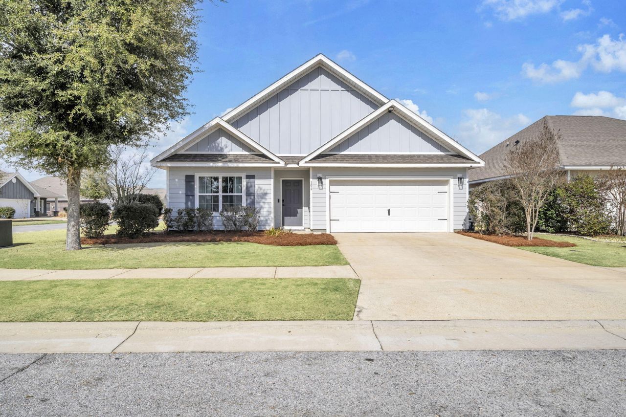 106 Mary Ellen Way, Freeport, FL 32439 Main Photo