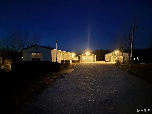 18046 Monroe Road 453 , Paris, MO 65275