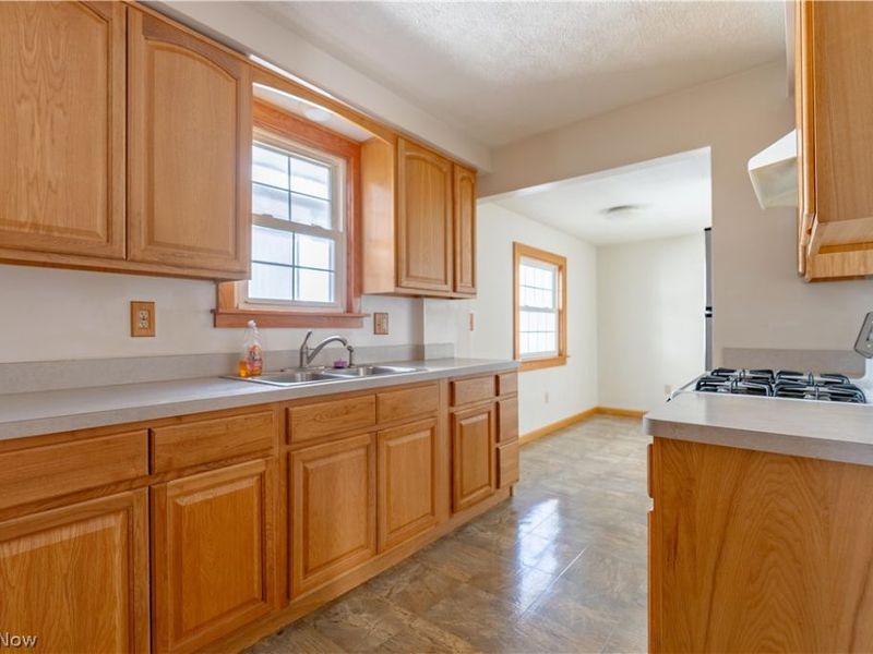 1154 Roslyn Avenue SW, Canton, OH 44710 Photo 4