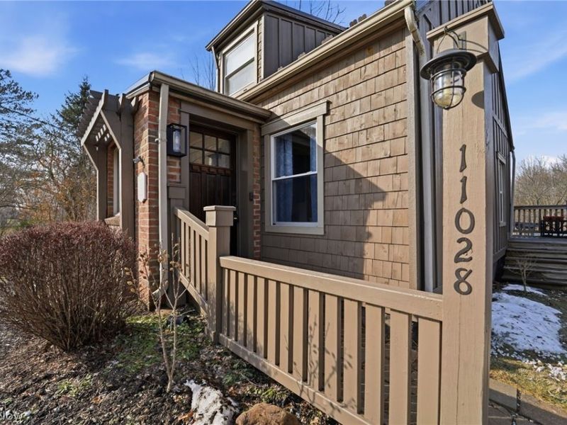 11028 Mayfield Road, Chardon, OH 44024 Photo 3